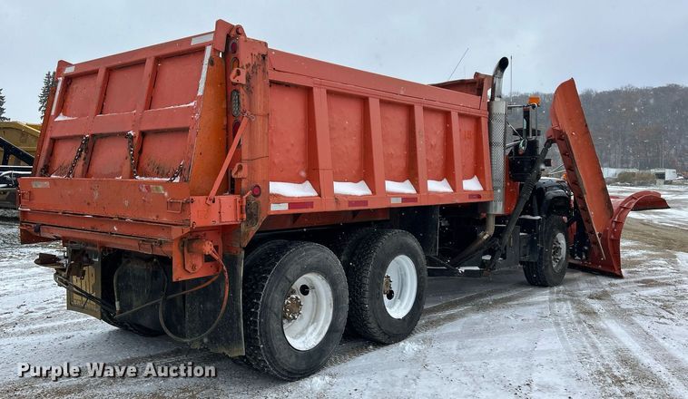 image for item DQ1026 1992 Mack RD690S  dump truck