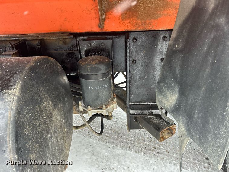 image for item DQ1026 1992 Mack RD690S  dump truck