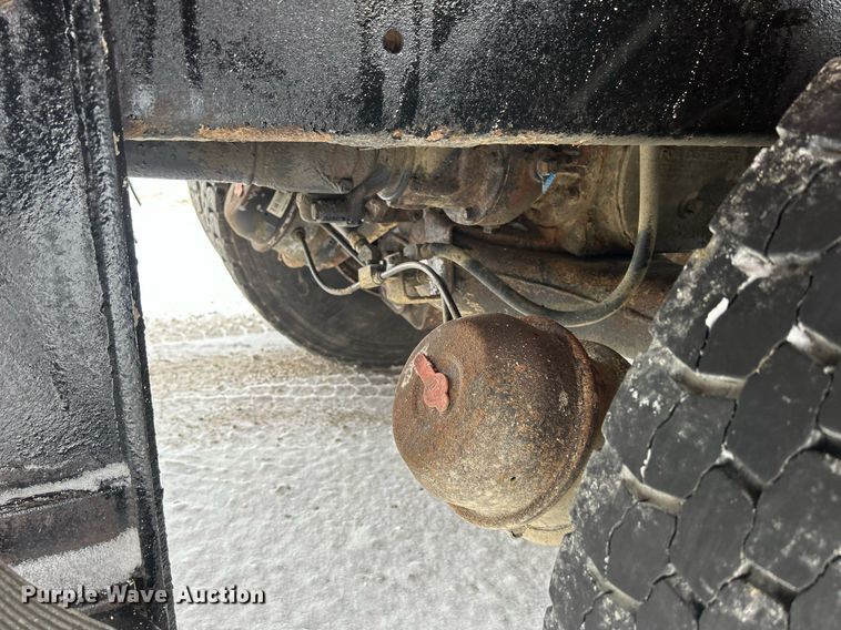 image for item DQ1026 1992 Mack RD690S  dump truck