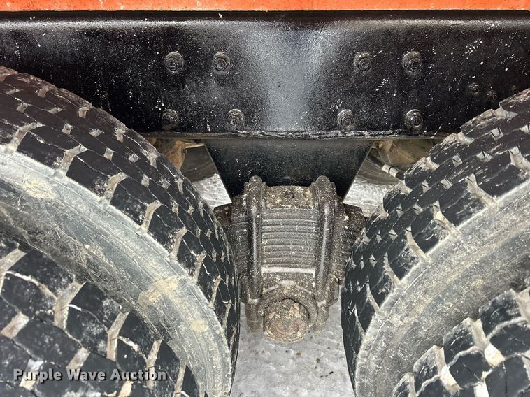 image for item DQ1026 1992 Mack RD690S  dump truck