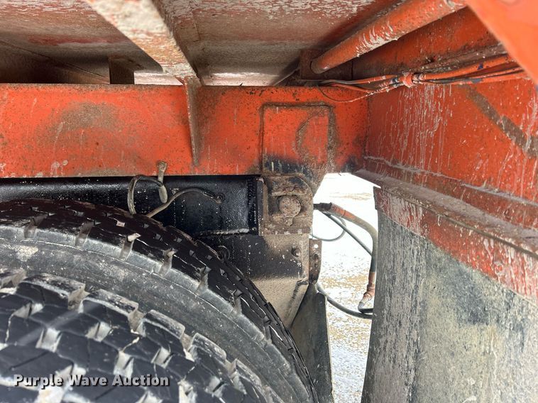 image for item DQ1026 1992 Mack RD690S  dump truck