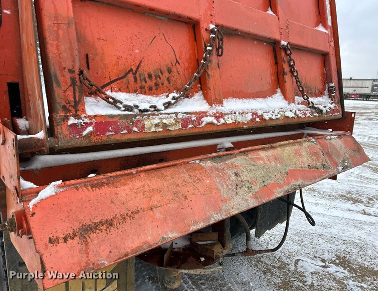 image for item DQ1026 1992 Mack RD690S  dump truck