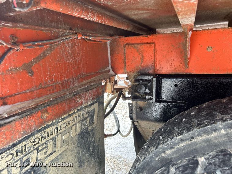 image for item DQ1026 1992 Mack RD690S  dump truck