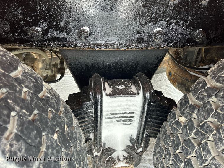 image for item DQ1026 1992 Mack RD690S  dump truck