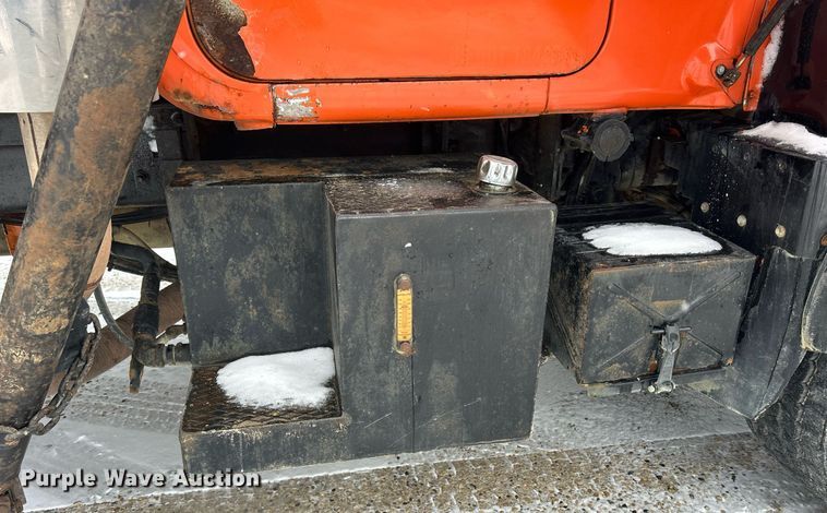 image for item DQ1026 1992 Mack RD690S  dump truck