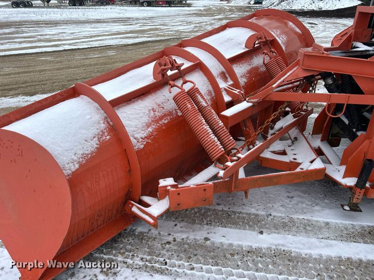 image for item DQ1026 1992 Mack RD690S  dump truck