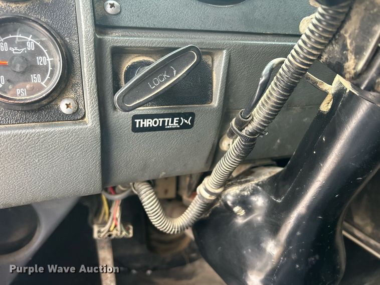 image for item DQ1026 1992 Mack RD690S  dump truck