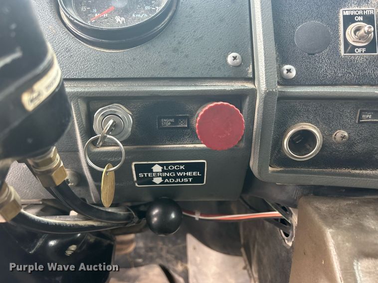 image for item DQ1026 1992 Mack RD690S  dump truck