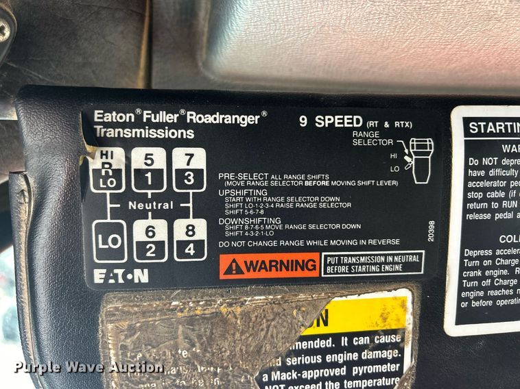 image for item DQ1026 1992 Mack RD690S  dump truck