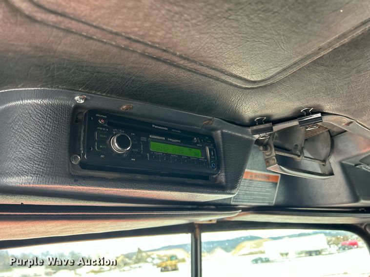 image for item DQ1026 1992 Mack RD690S  dump truck