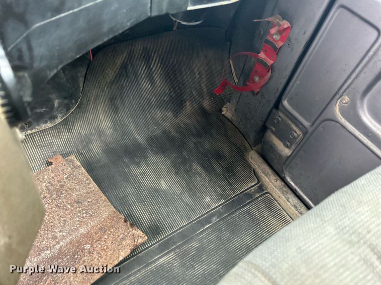 image for item DQ1026 1992 Mack RD690S  dump truck