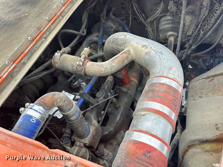 image for item DQ1026 1992 Mack RD690S  dump truck