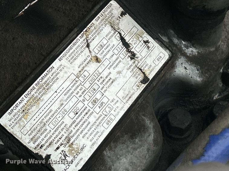 image for item DQ1026 1992 Mack RD690S  dump truck