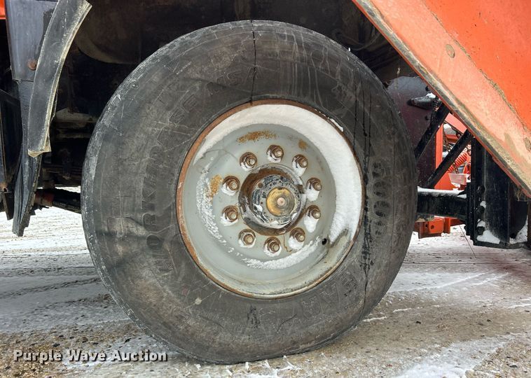 image for item DQ1026 1992 Mack RD690S  dump truck