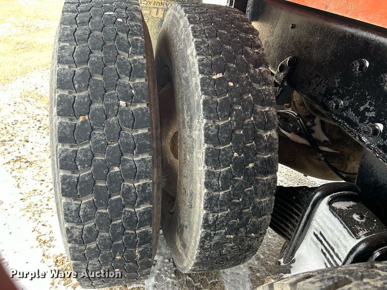 image for item DQ1026 1992 Mack RD690S  dump truck