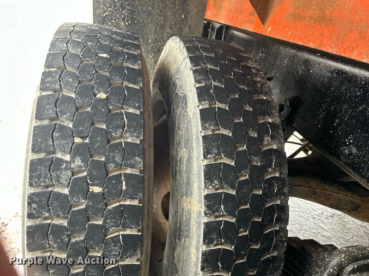 image for item DQ1026 1992 Mack RD690S  dump truck