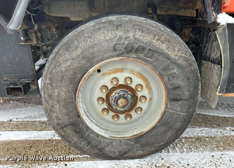 image for item DQ1026 1992 Mack RD690S  dump truck