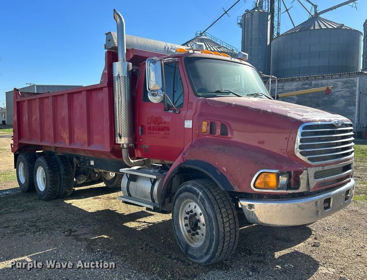 image for item DQ1032 2005 Sterling L8500  dump truck
