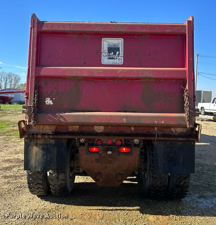 image for item DQ1032 2005 Sterling L8500  dump truck