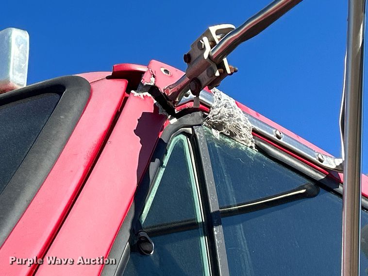 image for item DQ1032 2005 Sterling L8500  dump truck