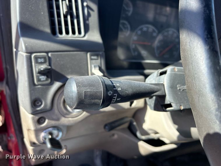 image for item DQ1032 2005 Sterling L8500  dump truck