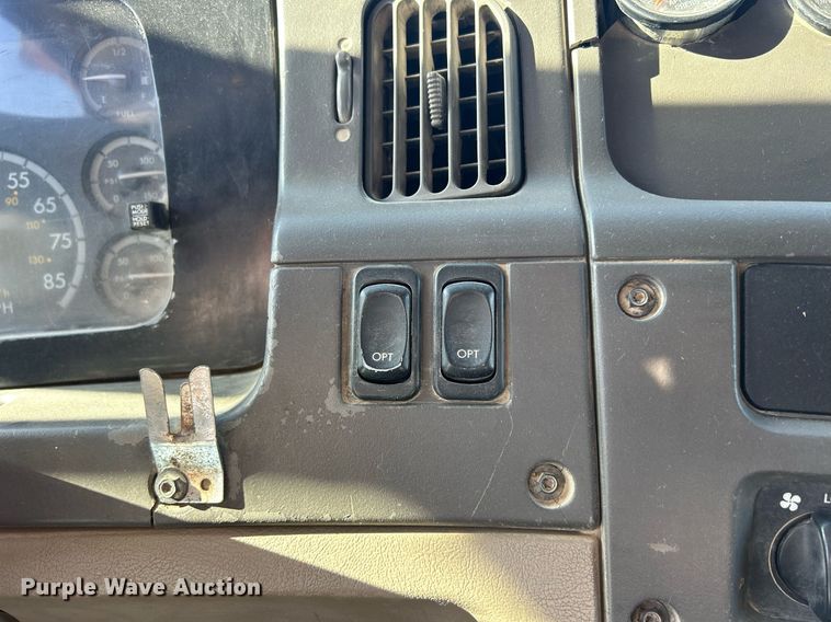 image for item DQ1032 2005 Sterling L8500  dump truck