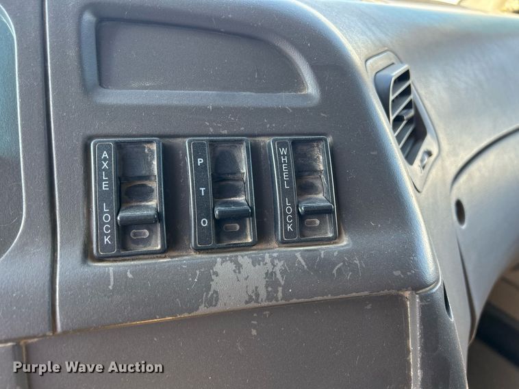 image for item DQ1032 2005 Sterling L8500  dump truck