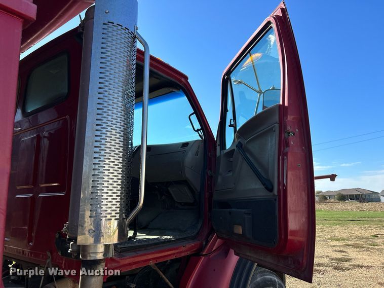 image for item DQ1032 2005 Sterling L8500  dump truck