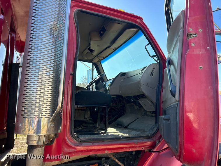 image for item DQ1032 2005 Sterling L8500  dump truck