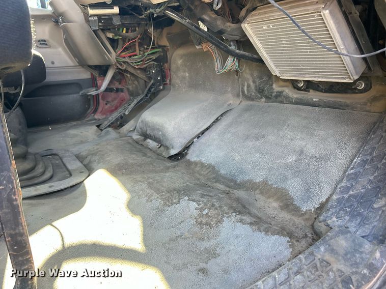 image for item DQ1032 2005 Sterling L8500  dump truck