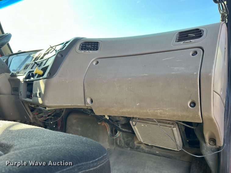 image for item DQ1032 2005 Sterling L8500  dump truck