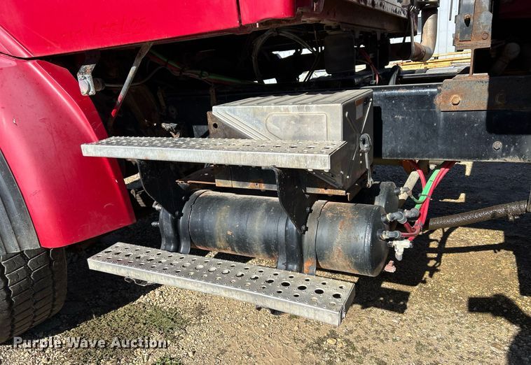 image for item DQ1032 2005 Sterling L8500  dump truck