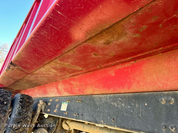 image for item DQ1032 2005 Sterling L8500  dump truck