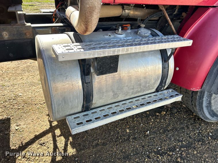 image for item DQ1032 2005 Sterling L8500  dump truck