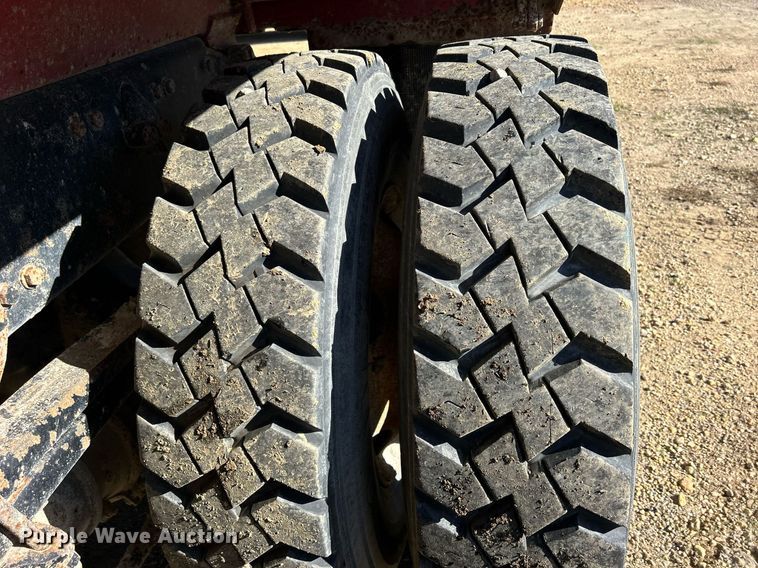 image for item DQ1032 2005 Sterling L8500  dump truck