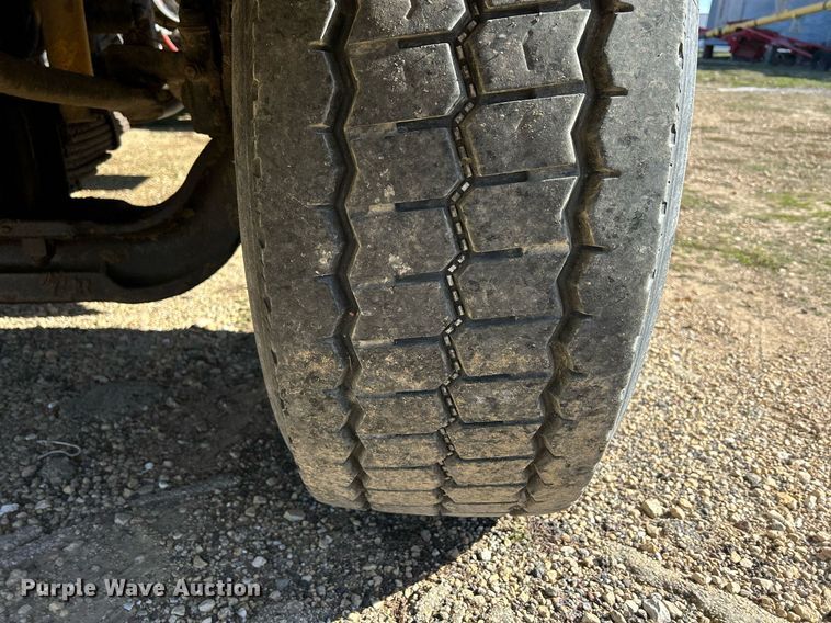 image for item DQ1032 2005 Sterling L8500  dump truck