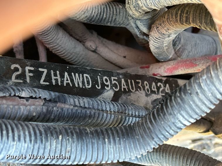 image for item DQ1032 2005 Sterling L8500  dump truck