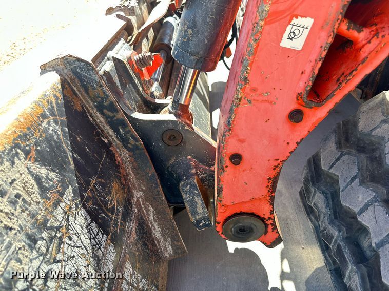 image for item DQ1458 2015 Kubota SVL90-2  tracked skid steer loader