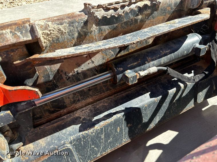 image for item DQ1458 2015 Kubota SVL90-2  tracked skid steer loader