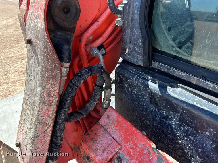 image for item DQ1458 2015 Kubota SVL90-2  tracked skid steer loader