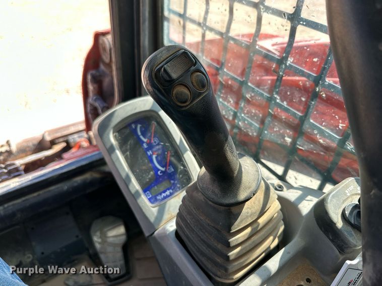 image for item DQ1458 2015 Kubota SVL90-2  tracked skid steer loader