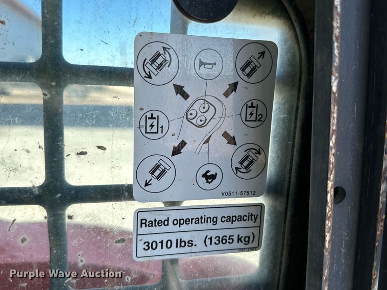 image for item DQ1458 2015 Kubota SVL90-2  tracked skid steer loader