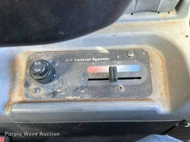 image for item DQ1458 2015 Kubota SVL90-2  tracked skid steer loader