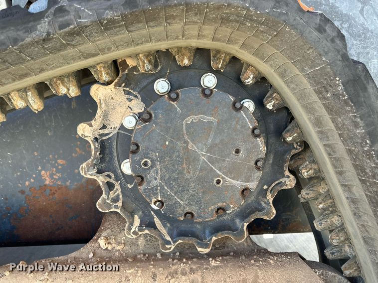 image for item DQ1458 2015 Kubota SVL90-2  tracked skid steer loader