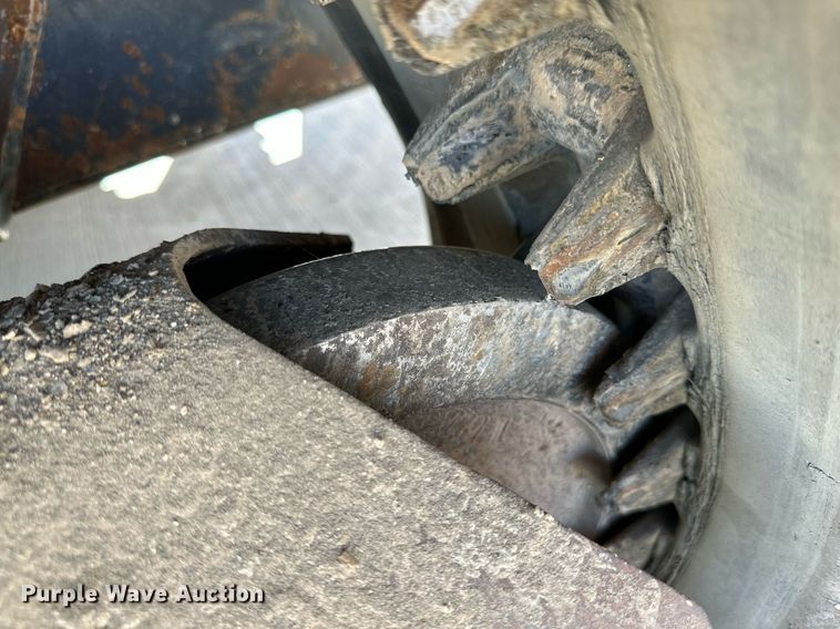 image for item DQ1458 2015 Kubota SVL90-2  tracked skid steer loader