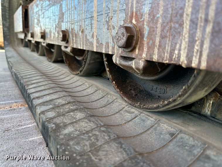 image for item DQ1458 2015 Kubota SVL90-2  tracked skid steer loader