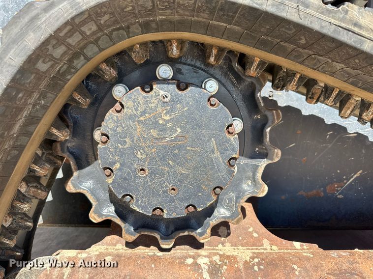 image for item DQ1458 2015 Kubota SVL90-2  tracked skid steer loader