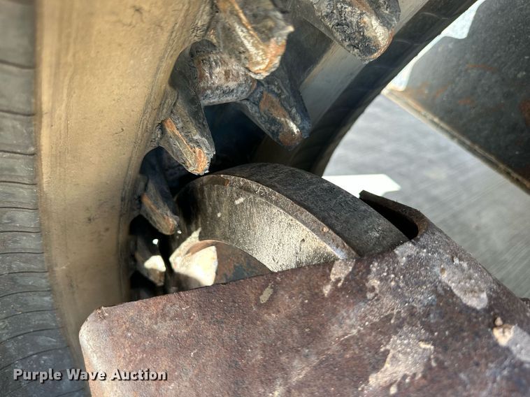 image for item DQ1458 2015 Kubota SVL90-2  tracked skid steer loader