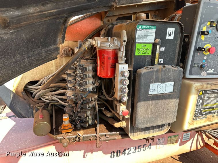 image for item DQ1481 2014 JLG 600A  boom lift