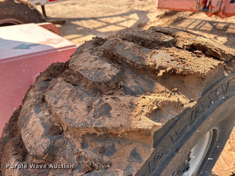 image for item DQ1481 2014 JLG 600A  boom lift